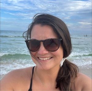 Meet your Posher, Janet